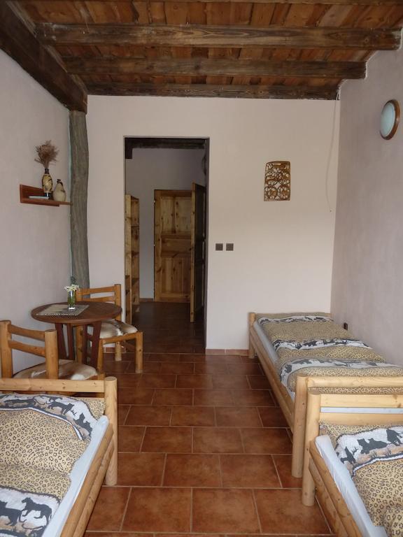 Q Ranch Hotel Bezdekov  Quarto foto