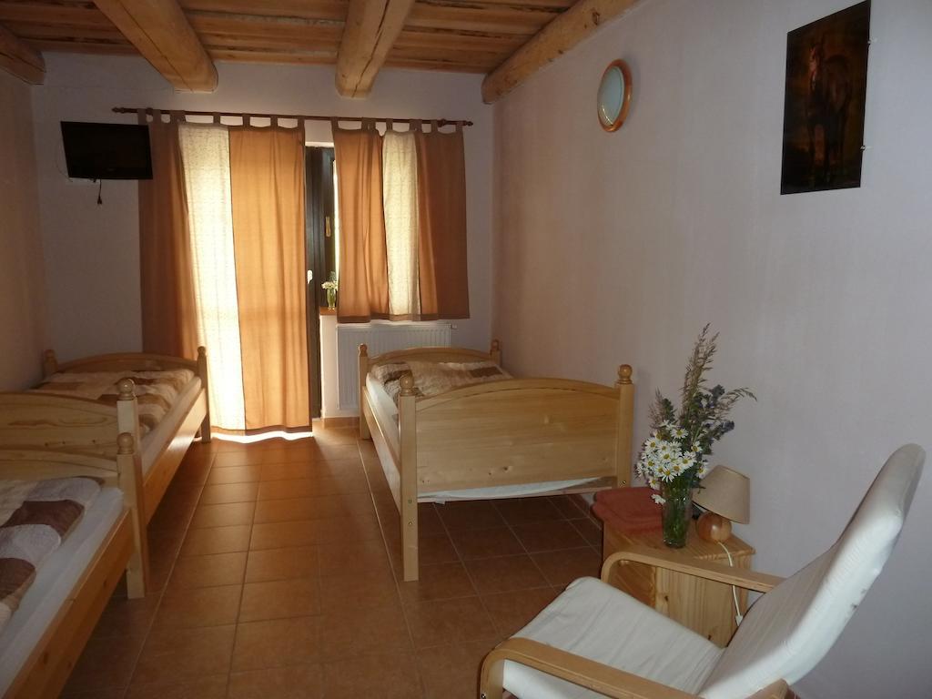 Q Ranch Hotel Bezdekov  Quarto foto