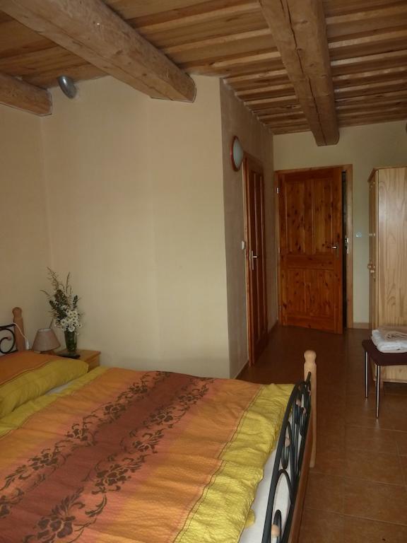 Q Ranch Hotel Bezdekov  Quarto foto