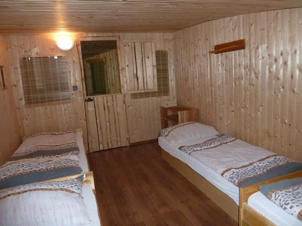 Q Ranch Hotel Bezdekov  Quarto foto