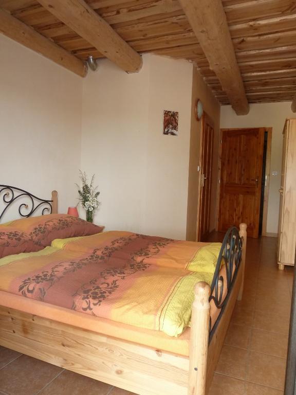 Q Ranch Hotel Bezdekov  Exterior foto